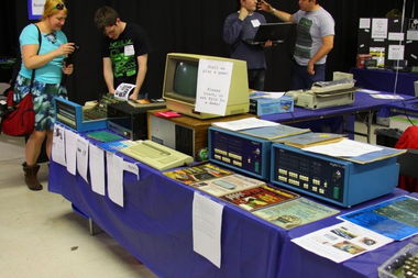 復古風潮席卷美國計算機展，老款蘋果產(chǎn)品與新式維修服務同臺受捧